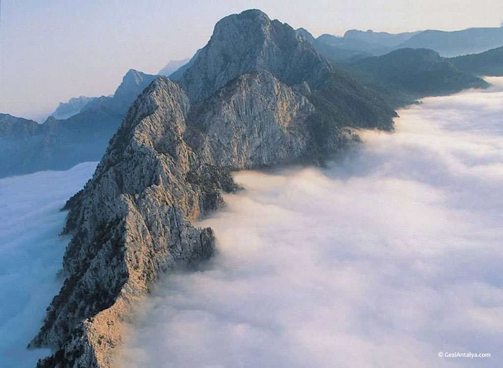 Antalya` daki Dağlar